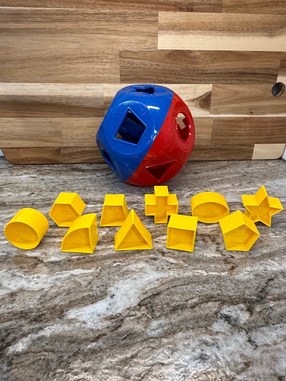 Vintage Tupperware Shape‑O Toy Shape Sorter Ball 🔵 Complete w/ 10 Shapes